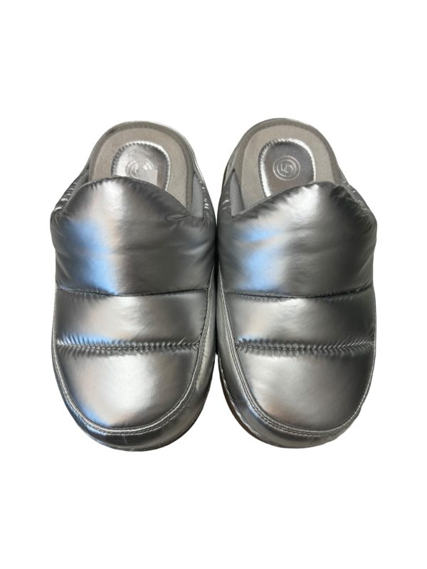 Slippers By Urban Outfitters In Silver, Size: 6 Discount