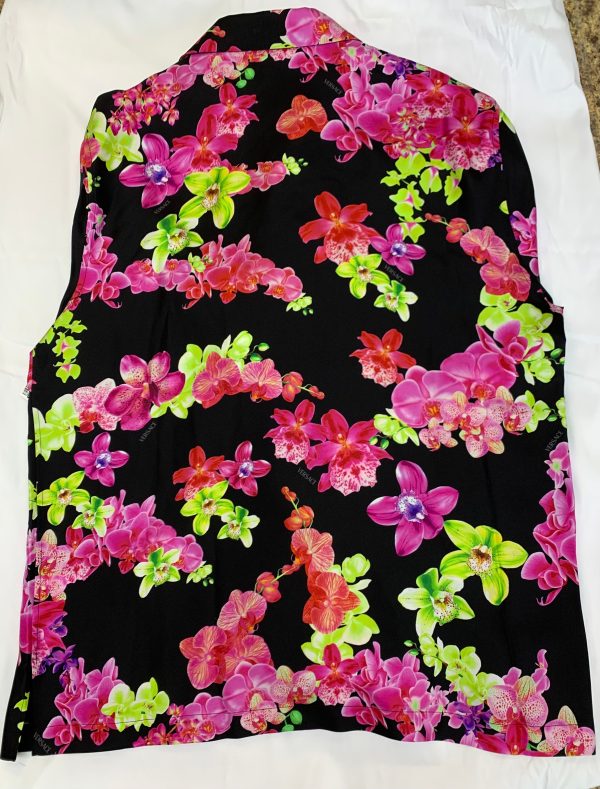 Top Short Sleeve By Versace In Floral Print, Size: Xl Supply