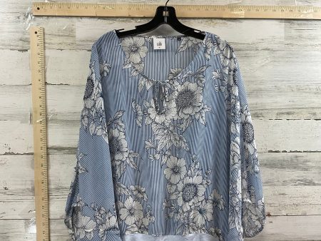 Top Short Sleeve By Cabi In Blue, Size: M For Sale