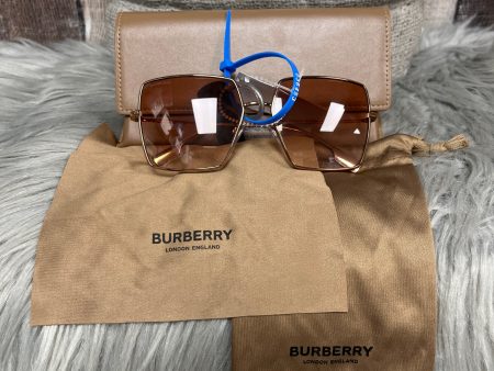 Sunglasses Luxury Designer By Burberry Hot on Sale