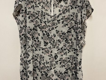 Top Short Sleeve By Torrid In Floral Print, Size: 1x Discount