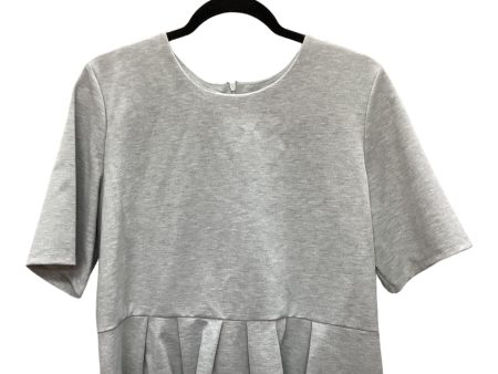 Top Short Sleeve By Simply Vera In Grey, Size: Xxl Supply