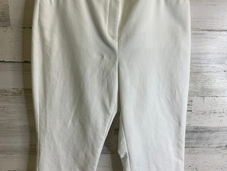 Pants Cropped By Chicos In White, Size: 10 Online now